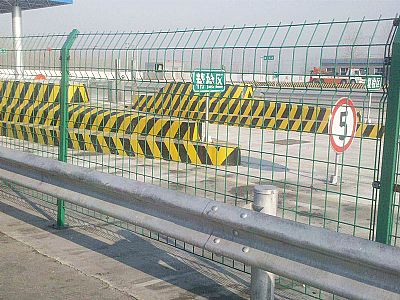 高速公路護(hù)欄網(wǎng)如何養(yǎng)護(hù)？